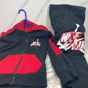 Medium 10/12 youth Nike Air pants and jacket